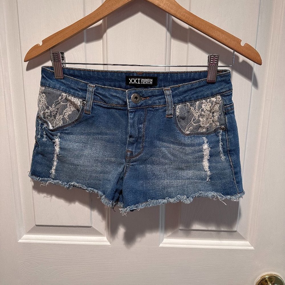 Forever21 Jean Short with Lace Pockets Size 27